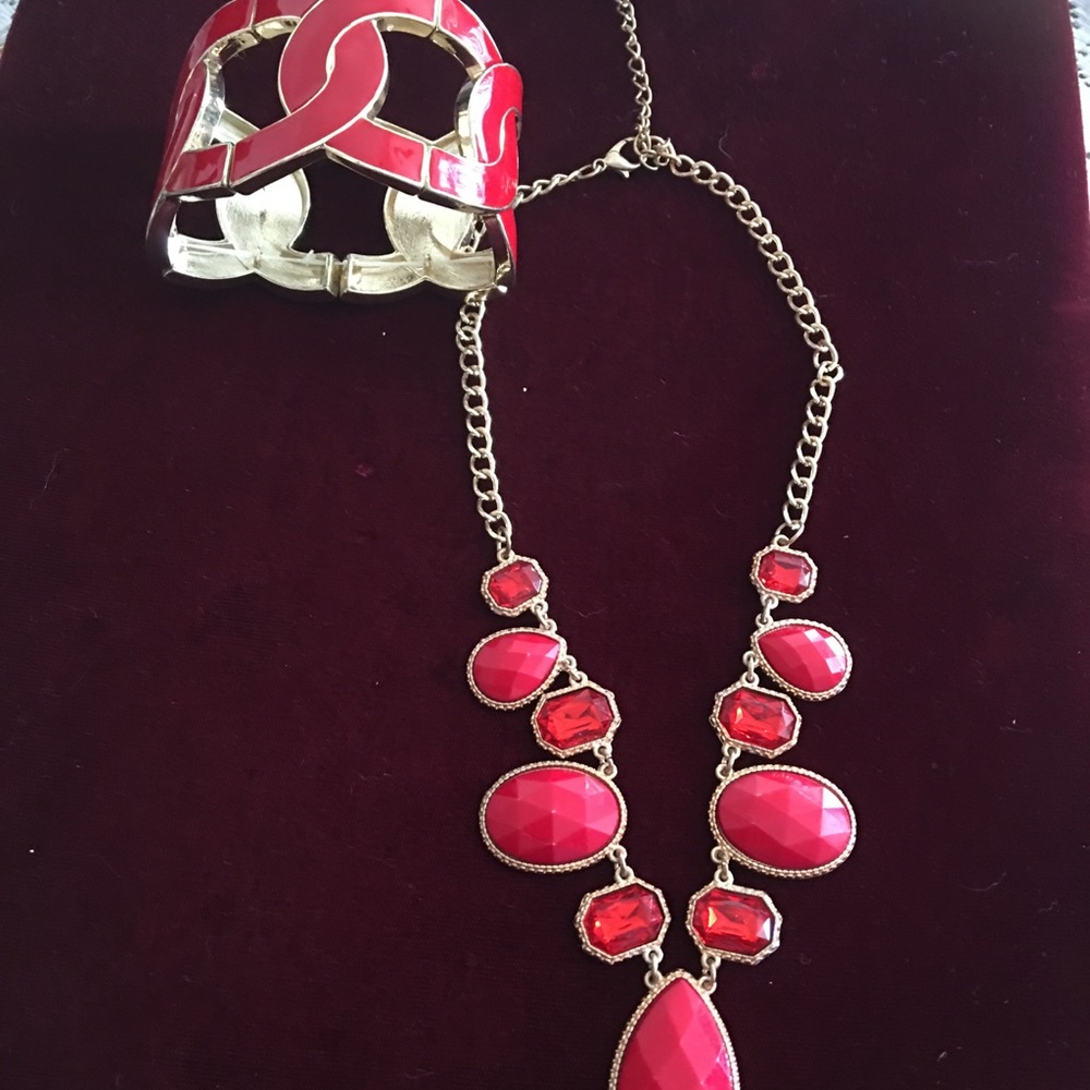 ALL IN REDS - Picture 5 of 8